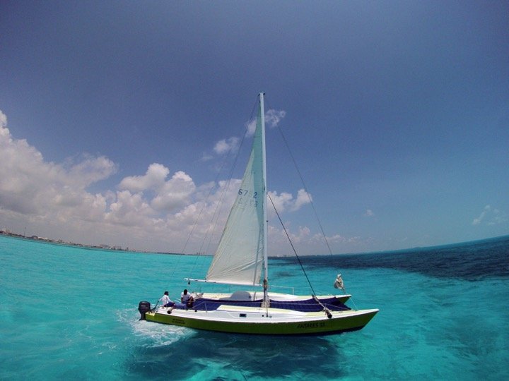 Isla Mujeres Catamaran Pleasure Tour - Imagen 7
